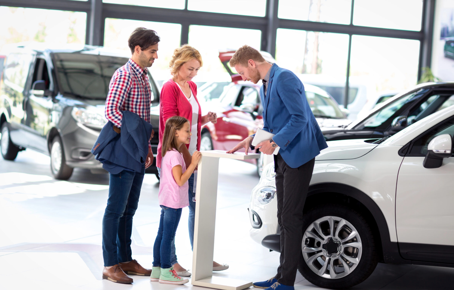 7 powodów, dla których Twój salon samochodowy traci klientów na etapie ofertowania